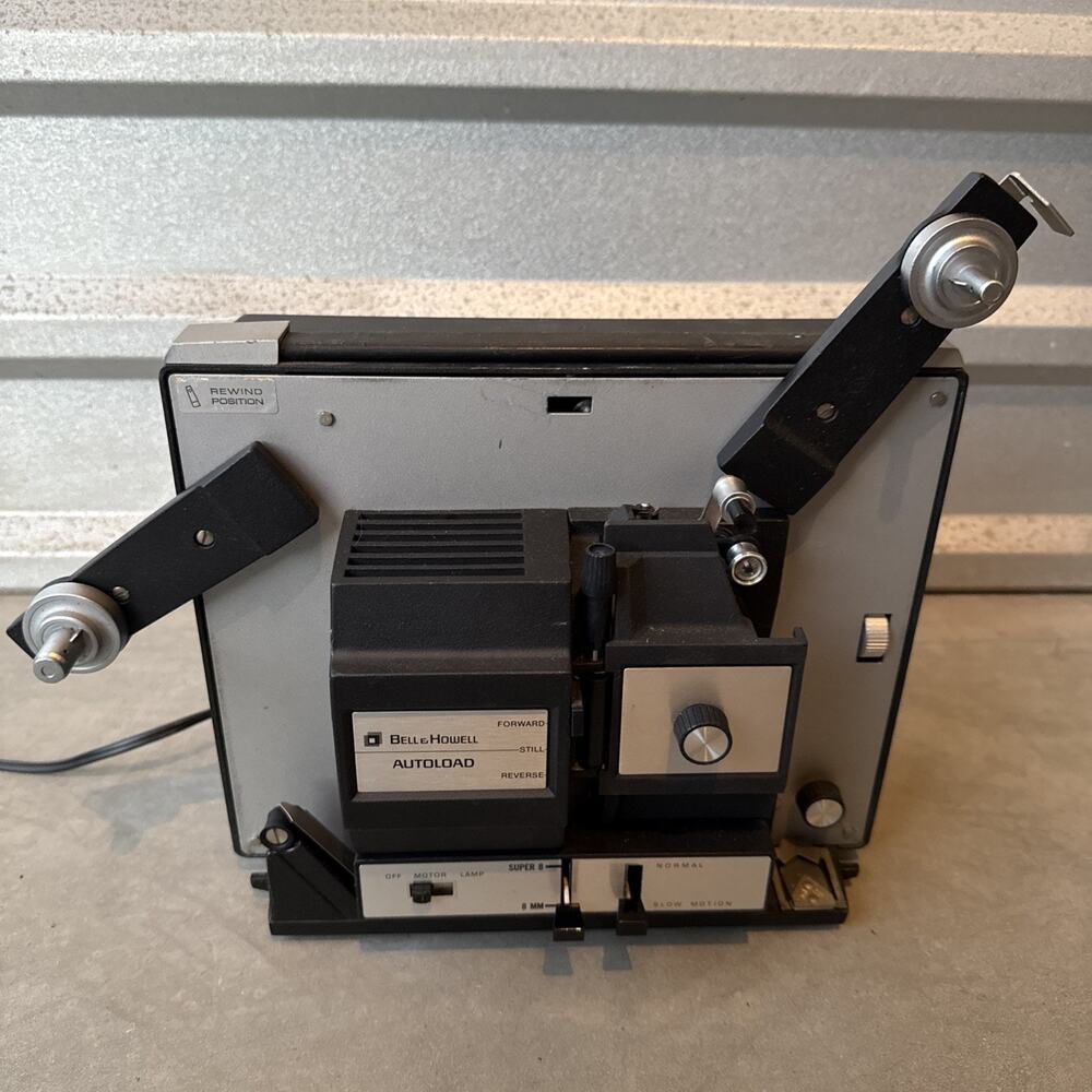 Vintage Bell & Howell 8mm‎ Autoload Projector Model 198L Untested